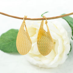 Giovani GOLD NYC 18K Gold Flat Wavy Patterned Hoop Earrings