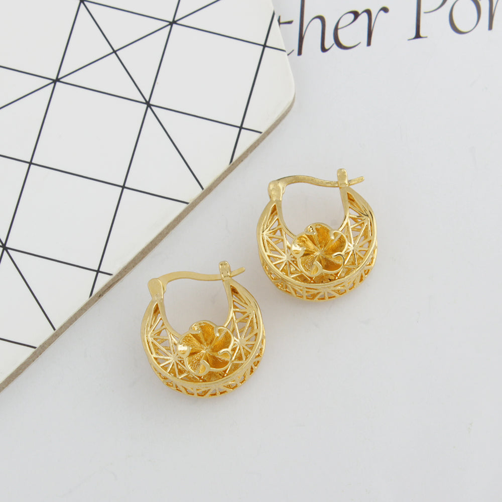 Giovani GOLD NYC 14k Gold Flower Basket Hoop Earrings