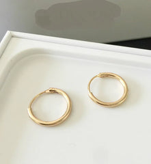 Giovani GOLD NYC 18k Gold endless hoop earrings